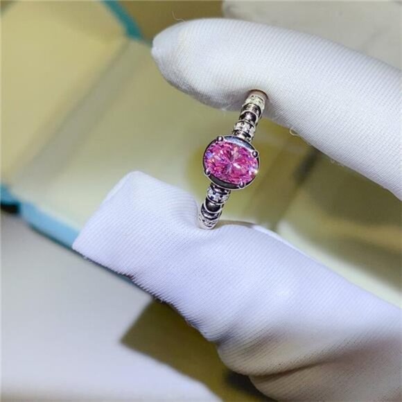 1 Carat Moissanite 925 Sterling Silver Ring - Picture 4 of 5